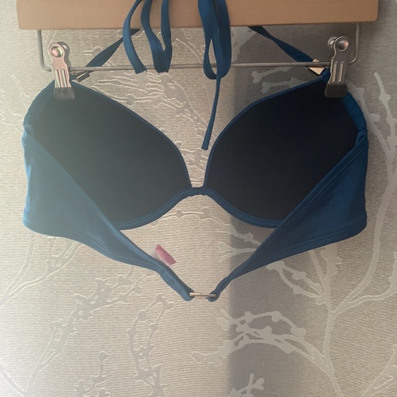 Bikini - Picture 2 of 6